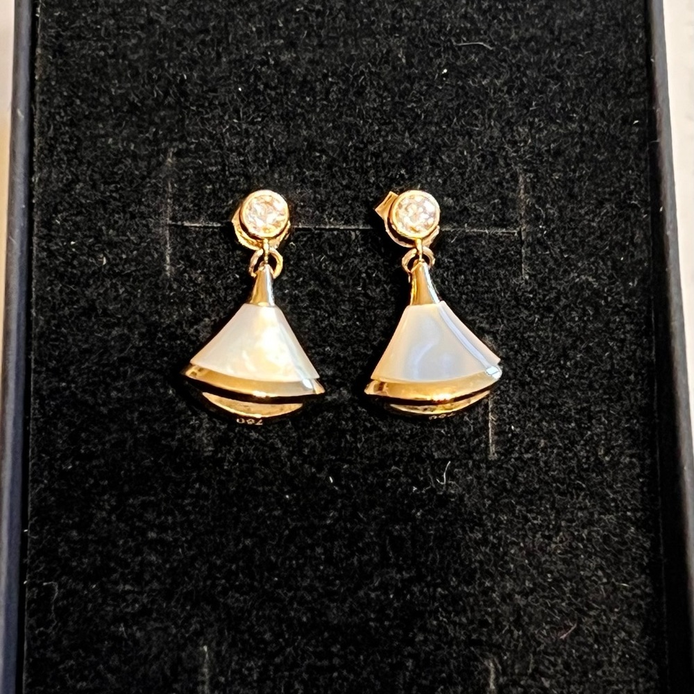 18k yellow gold mother of pearl stud dangling earrings